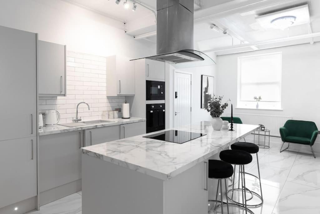 Luxury, Open Plan Apartment Bradford  Zewnętrze zdjęcie